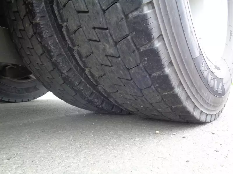 平成28年05月中古大型トラクタヘッド日産UDクオンの画像25