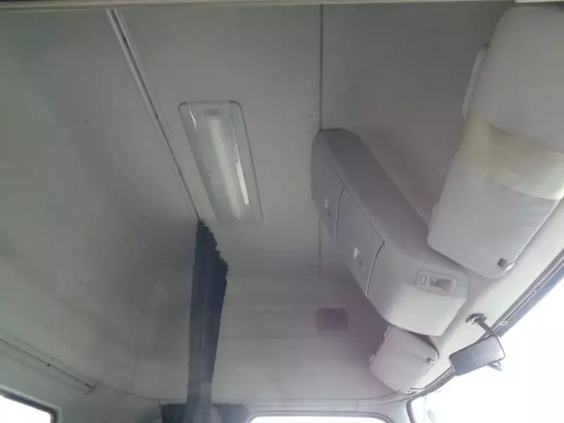 平成28年05月中古大型トラクタヘッド日産UDクオンの画像27