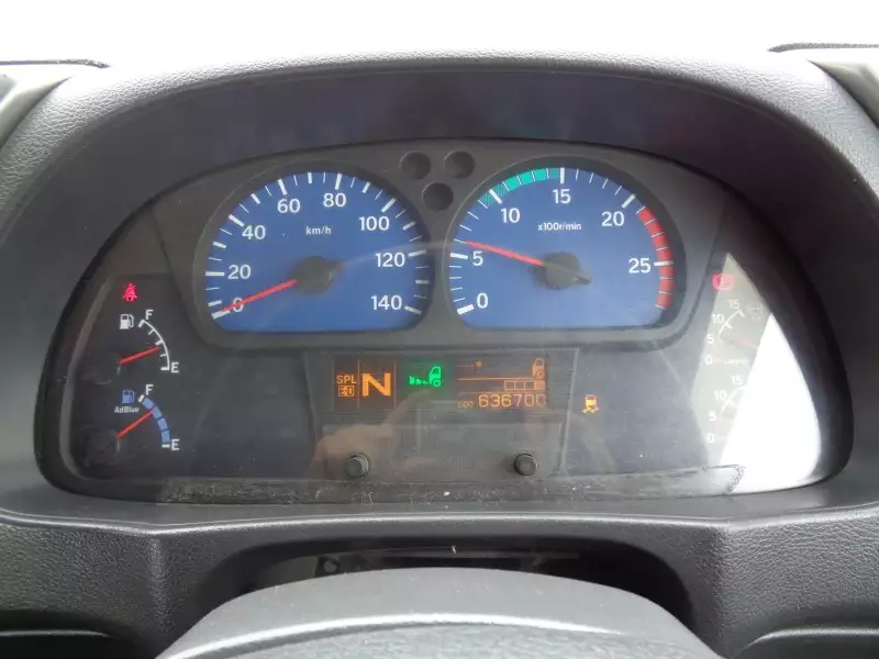 平成28年05月中古大型トラクタヘッド日産UDクオンの画像29