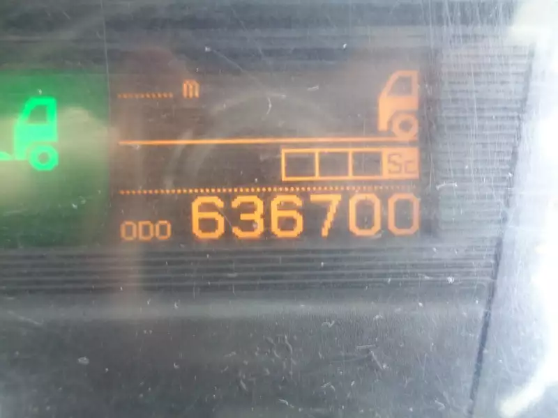 平成28年05月中古大型トラクタヘッド日産UDクオンの画像30