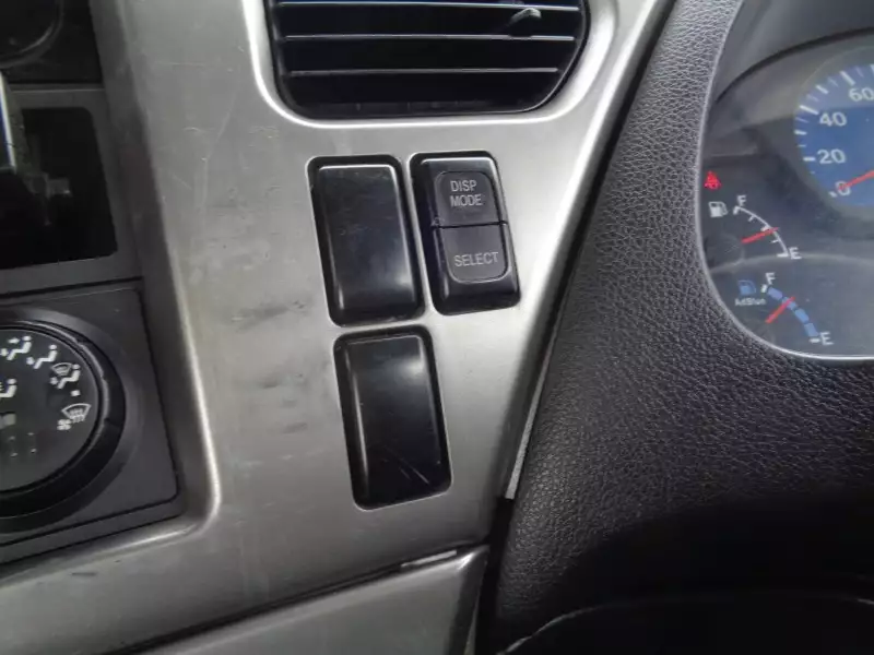 平成28年05月中古大型トラクタヘッド日産UDクオンの画像36