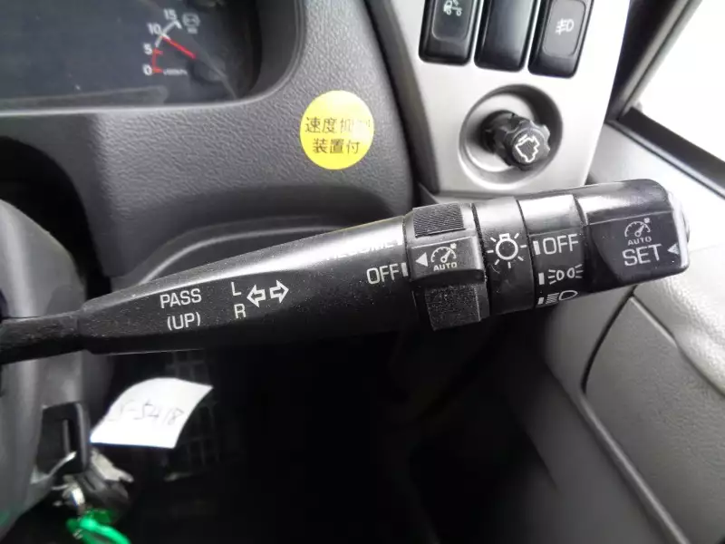 平成28年05月中古大型トラクタヘッド日産UDクオンの画像39