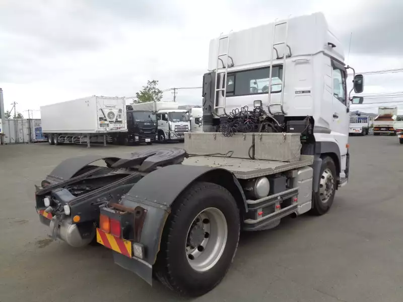 平成28年05月中古大型トラクタヘッド日産UDクオンの画像5