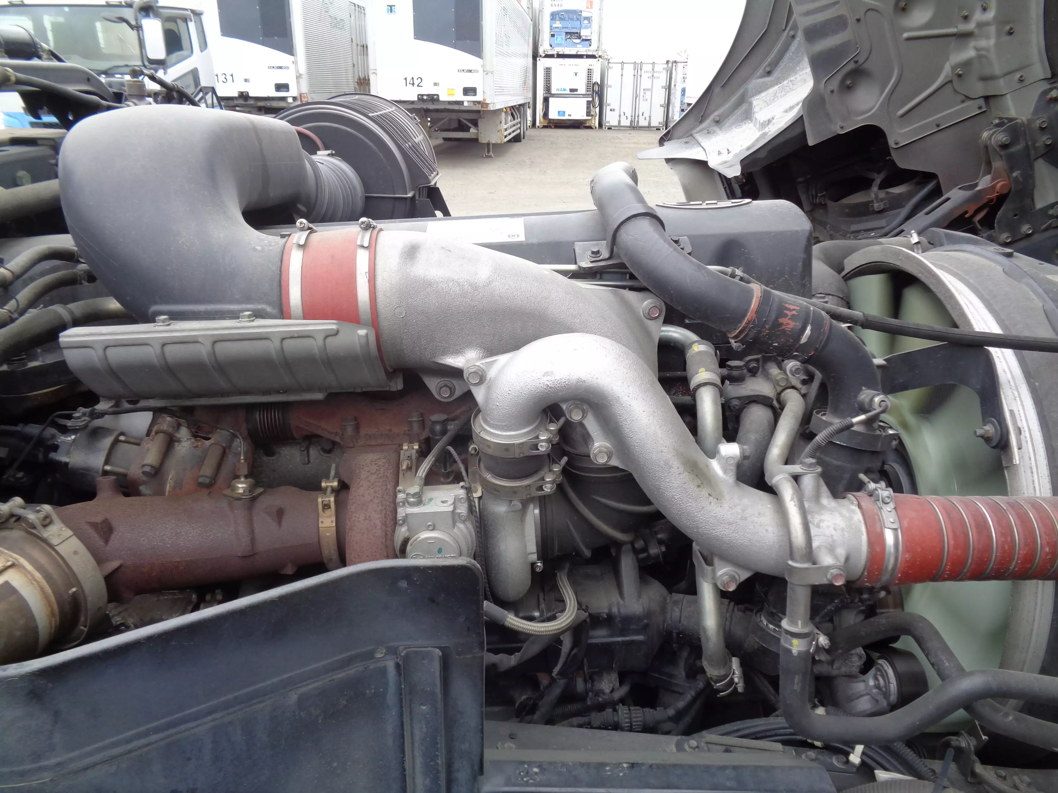 平成28年05月中古大型トラクタヘッド日産UDクオンの画像43