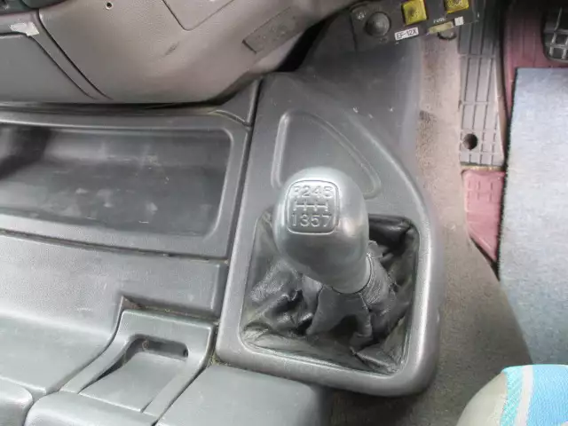 平成13年11月中古大型ダンプ日野プロフィアの画像19