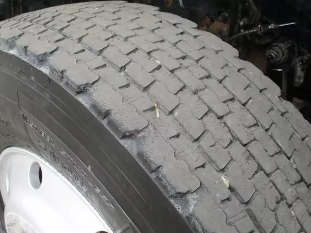 平成13年11月中古大型ダンプ日野プロフィアの画像23