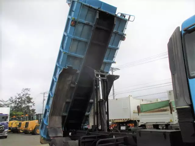 平成13年11月中古大型ダンプ日野プロフィアの画像39