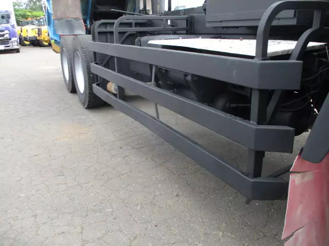 平成13年11月中古大型ダンプ日野プロフィアの画像40