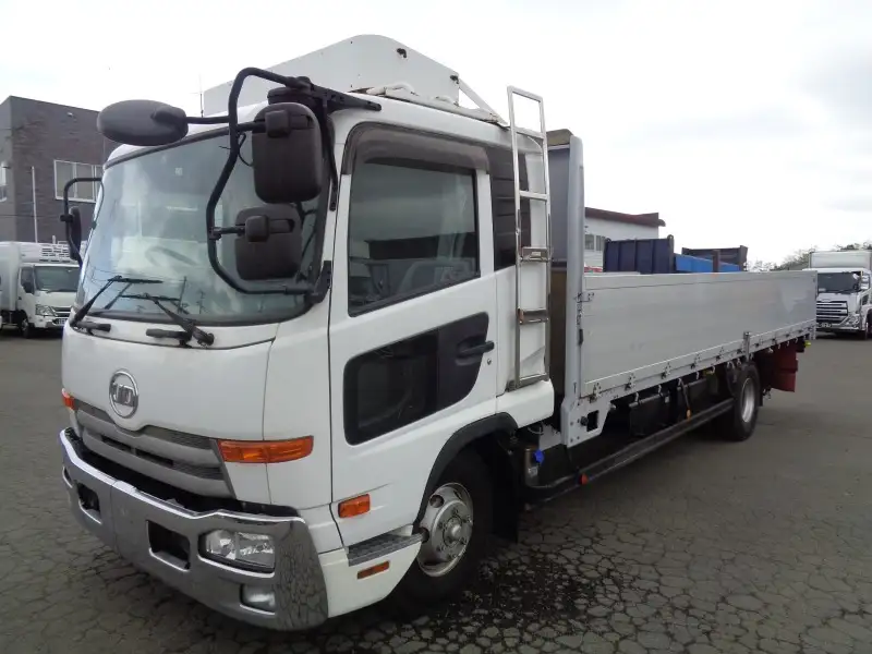 平成26年11月中古中型平ボディ日産UDUDトラックスの画像1