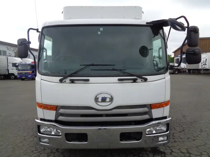 平成26年11月中古中型平ボディ日産UDUDトラックスの画像2