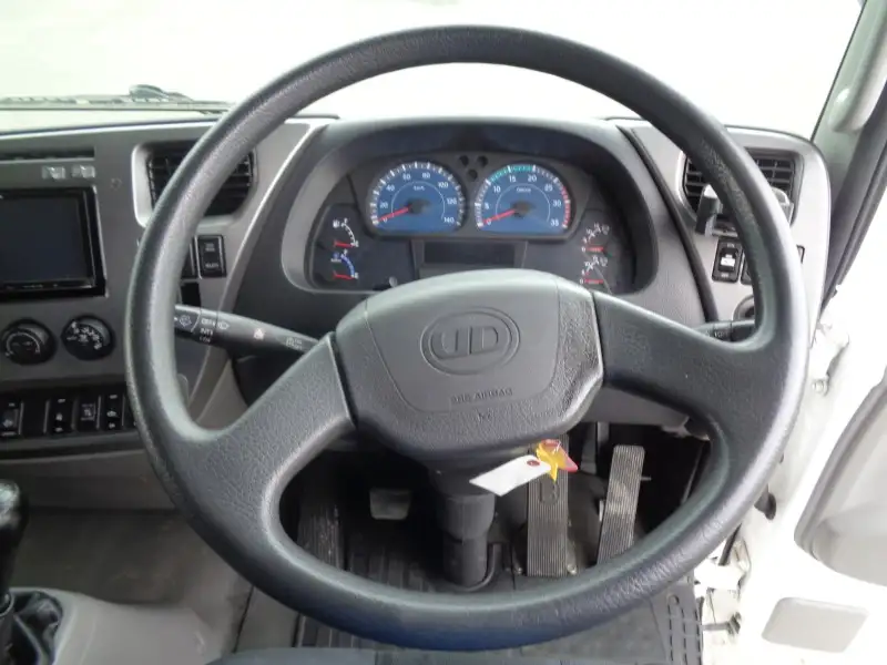 平成26年11月中古中型平ボディ日産UDUDトラックスの画像27