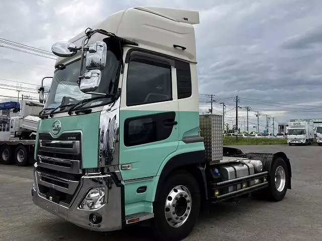 平成30年00月中古大型トラクタヘッド日産UDクオンの画像1