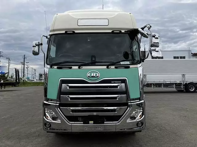 平成30年00月中古大型トラクタヘッド日産UDクオンの画像2