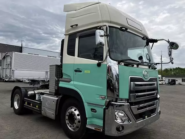 平成30年00月中古大型トラクタヘッド日産UDクオンの画像3