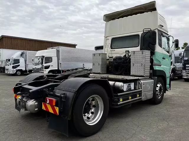 平成30年00月中古大型トラクタヘッド日産UDクオンの画像5