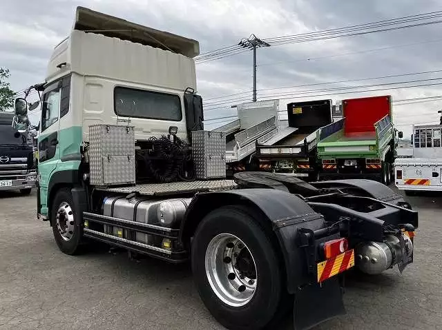 平成30年00月中古大型トラクタヘッド日産UDクオンの画像7