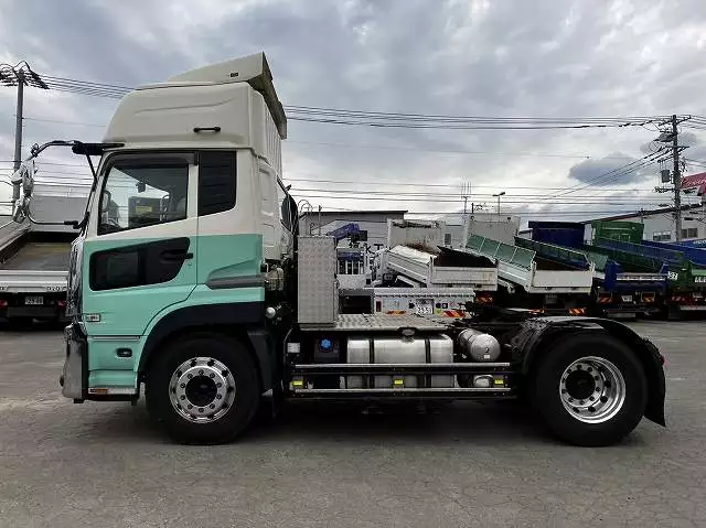 平成30年00月中古大型トラクタヘッド日産UDクオンの画像8