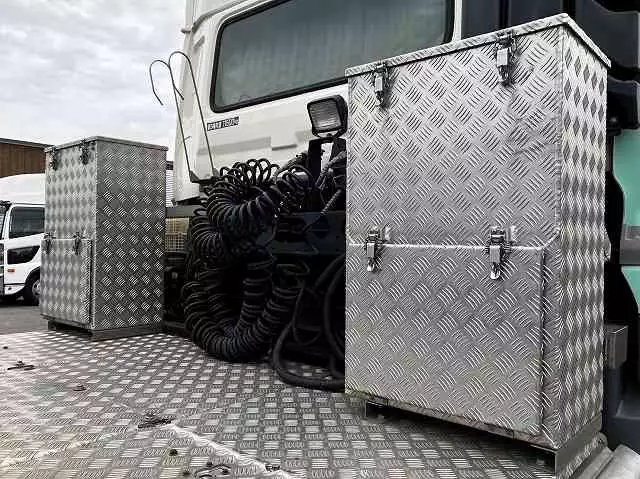 平成30年00月中古大型トラクタヘッド日産UDクオンの画像9