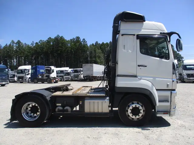 車検付（R8.8）令和4年　三菱ふそう　トラクタヘッド　D尺　460馬力　第五輪荷重：11,500㎏　AT（2ペダル）の画像4