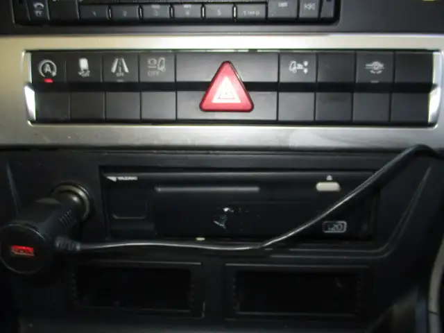 車検付（R8.8）令和4年　三菱ふそう　トラクタヘッド　D尺　460馬力　第五輪荷重：11,500㎏　AT（2ペダル）の画像36