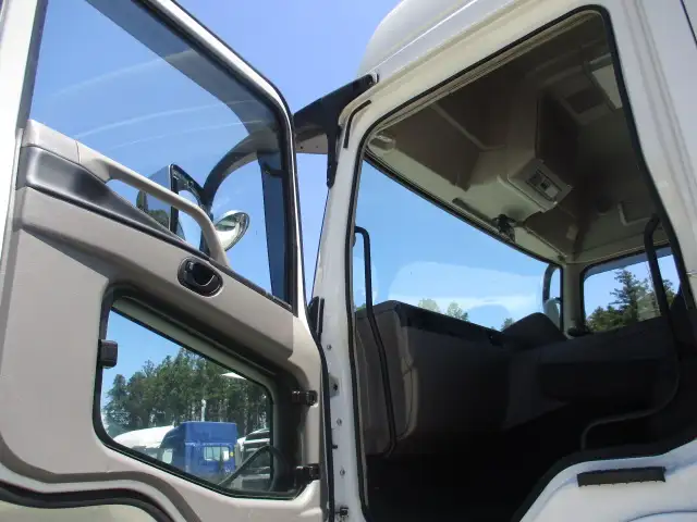 車検付（R8.8）令和4年　三菱ふそう　トラクタヘッド　D尺　460馬力　第五輪荷重：11,500㎏　AT（2ペダル）の画像45