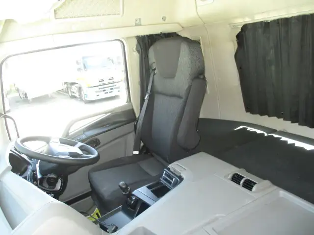 車検付（R8.8）令和4年　三菱ふそう　トラクタヘッド　D尺　460馬力　第五輪荷重：11,500㎏　AT（2ペダル）の画像48