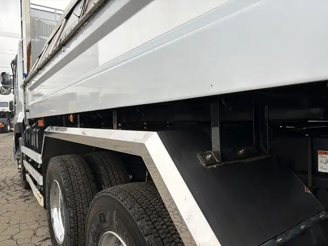 ☆車検付き(R7.10.16)☆ 令和1年 UD 大型極東製ダンプ カスタム 420馬力 電動コボレーン H/L6速 積載:8,600㎏ 距離:19.7万㎞の画像16