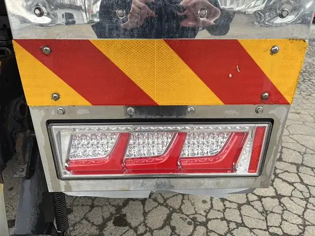 ☆車検付き(R7.10.16)☆ 令和1年 UD 大型極東製ダンプ カスタム 420馬力 電動コボレーン H/L6速 積載:8,600㎏ 距離:19.7万㎞の画像18