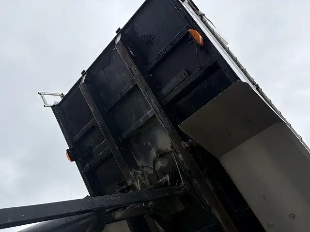 ☆車検付き(R7.10.16)☆ 令和1年 UD 大型極東製ダンプ カスタム 420馬力 電動コボレーン H/L6速 積載:8,600㎏ 距離:19.7万㎞の画像36