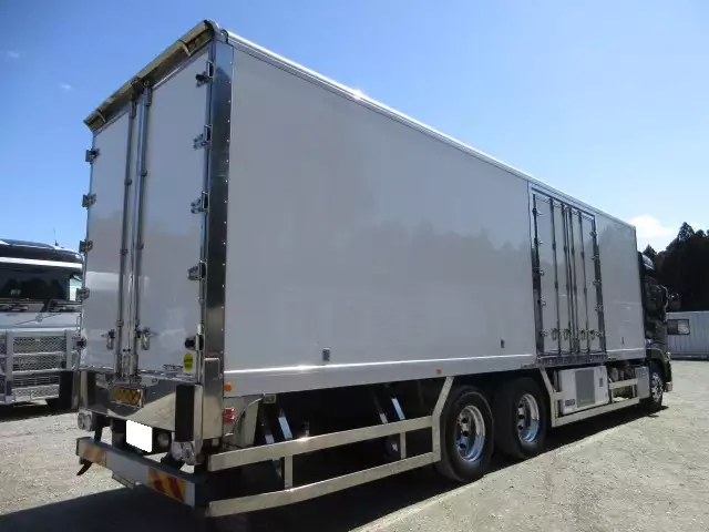 令和01年/平成31年03月中古大型冷凍バン・ウィング日産UDクオンの画像5