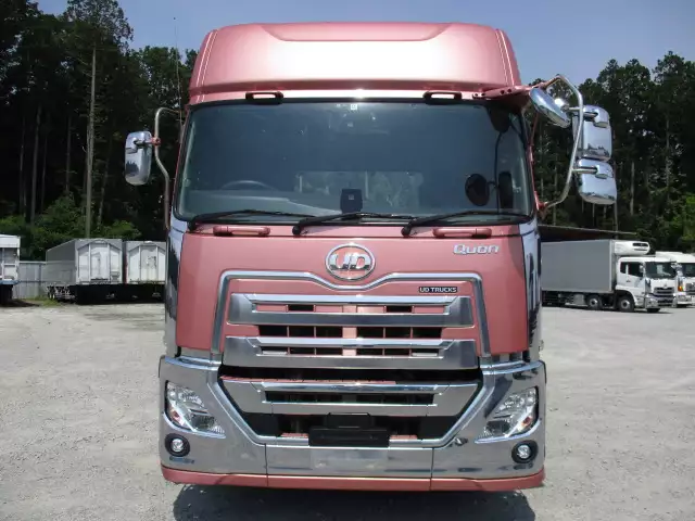 令和01年/平成31年12月中古大型トラクタヘッド日産UDクオンの画像2