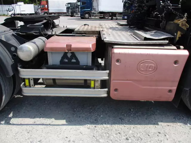 令和01年/平成31年12月中古大型トラクタヘッド日産UDクオンの画像22