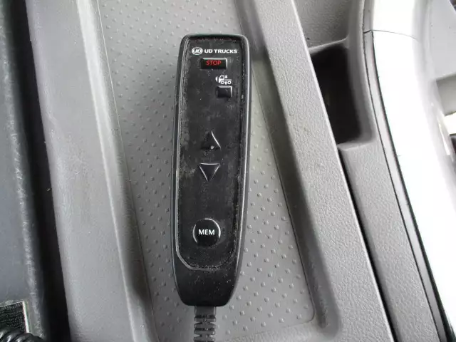 令和01年/平成31年12月中古大型トラクタヘッド日産UDクオンの画像30