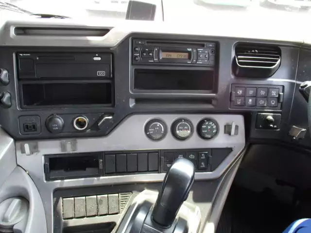 令和01年/平成31年12月中古大型トラクタヘッド日産UDクオンの画像31