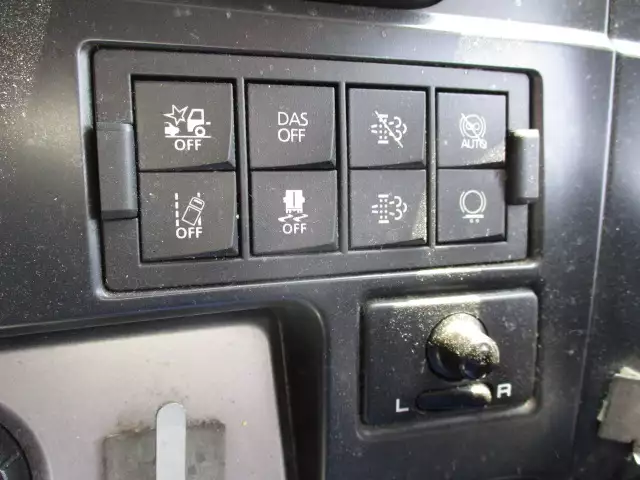 令和01年/平成31年12月中古大型トラクタヘッド日産UDクオンの画像32