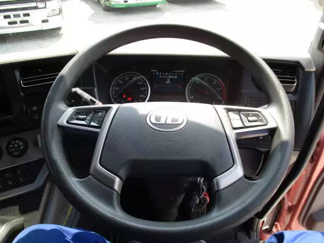 令和01年/平成31年12月中古大型トラクタヘッド日産UDクオンの画像35