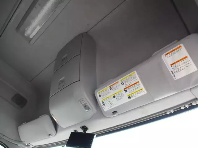 令和01年/平成31年12月中古大型トラクタヘッド日産UDクオンの画像39