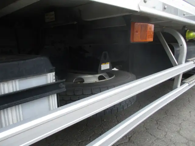 平成28年06月中古中型冷凍バン・ウィング日野レンジャーの画像9