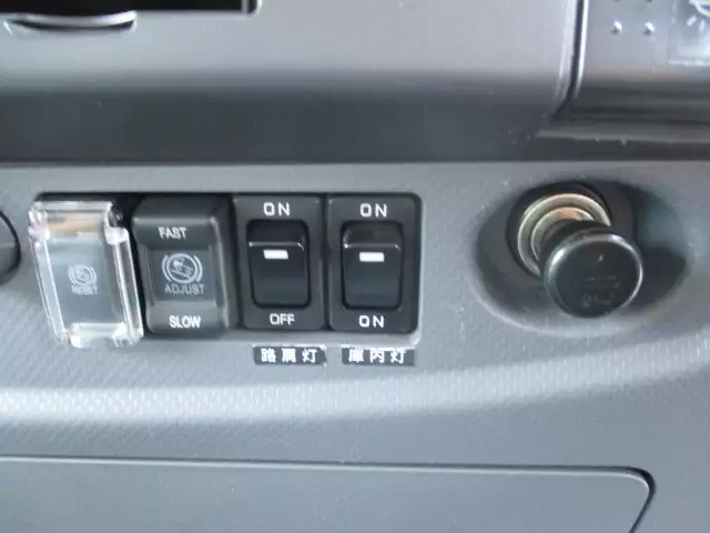 令和01年/平成31年08月中古中型冷凍バン・ウィングいすゞフォワードの画像52