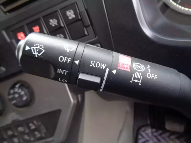 令和01年/平成31年10月中古大型ダンプ日産UDクオンの画像13