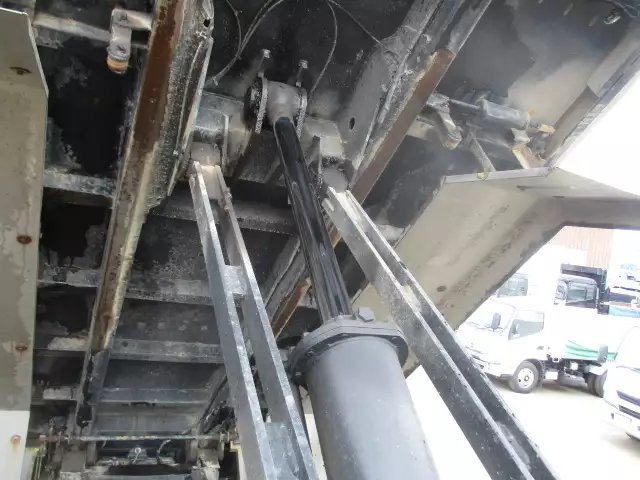 平成27年01月中古大型ダンプ三菱ふそうスーパーグレートの画像30