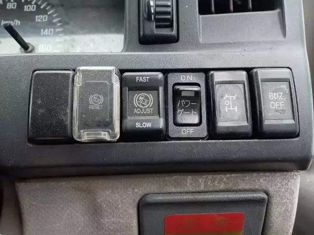 平成22年11月中古小型クレーン付いすゞエルフの画像9