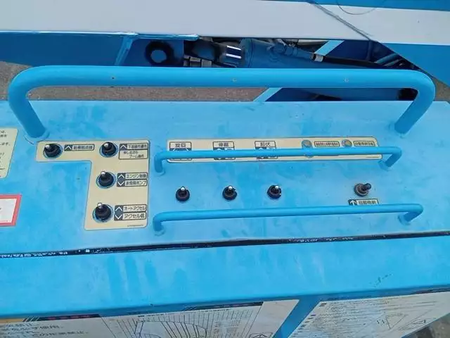 平成20年10月中古小型ミキサー車・高所作業車・その他特装車いすゞエルフの画像18