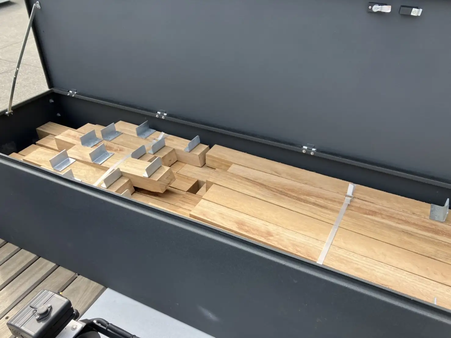 中古その他ダンプトレーラー・重機運搬トレーラー輸入車・その他KAESSBOHRERの画像11