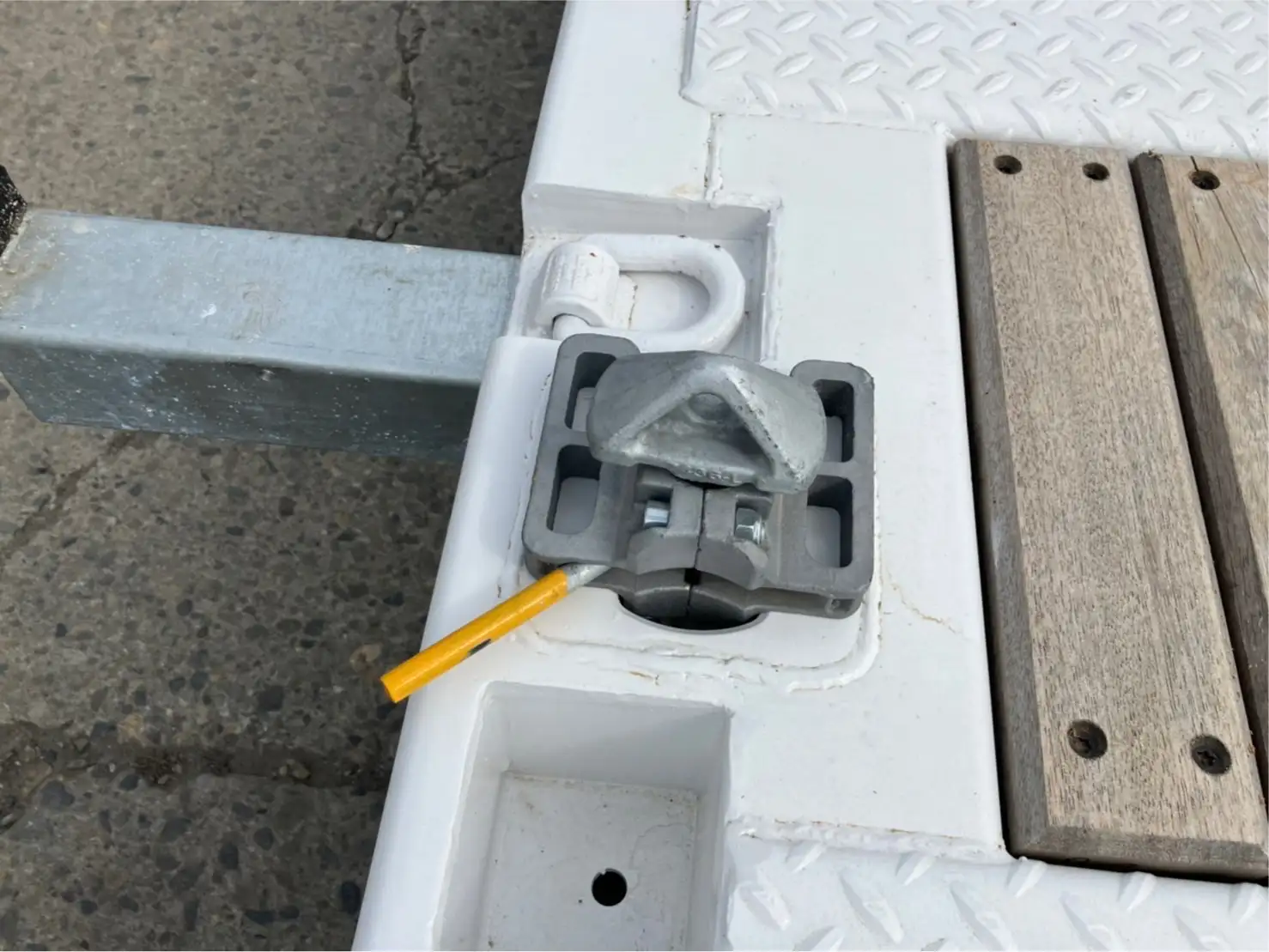 中古その他ダンプトレーラー・重機運搬トレーラー輸入車・その他KAESSBOHRERの画像8