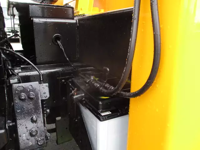 平成16年00月中古小型ミキサー車・高所作業車・その他特装車いすゞいすゞの画像12