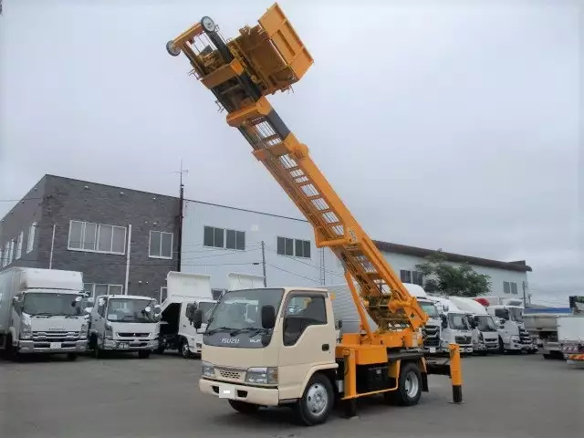 平成16年00月中古小型ミキサー車・高所作業車・その他特装車いすゞいすゞの画像26