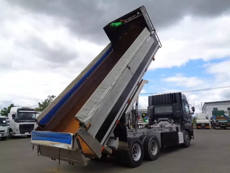 平成26年09月中古大型ダンプ日産UDクオンの画像12