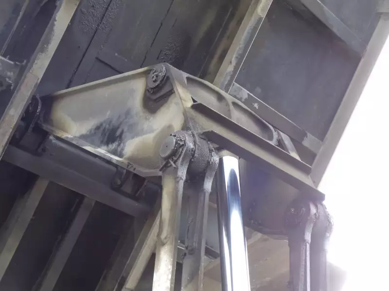 平成26年09月中古大型ダンプ日産UDクオンの画像17