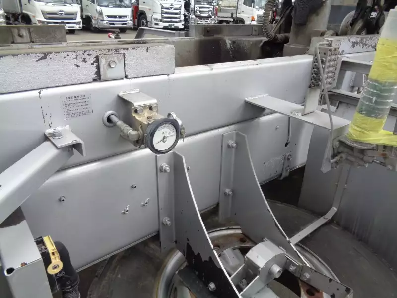 平成26年09月中古大型ダンプ日産UDクオンの画像23